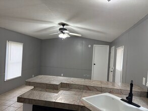 240 Clark Ln in Giddings, TX - Building Photo - Building Photo