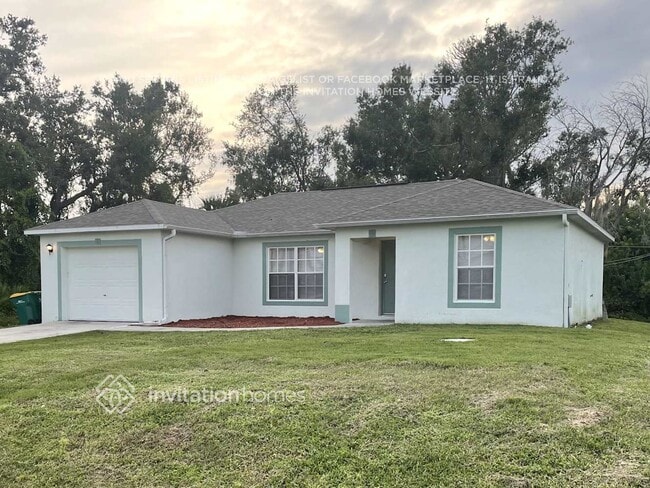 1365 Eagle St in Port Charlotte, FL - Foto de edificio - Building Photo