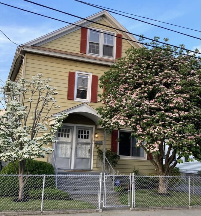 38 King St in Bridgeport, CT - Building Photo