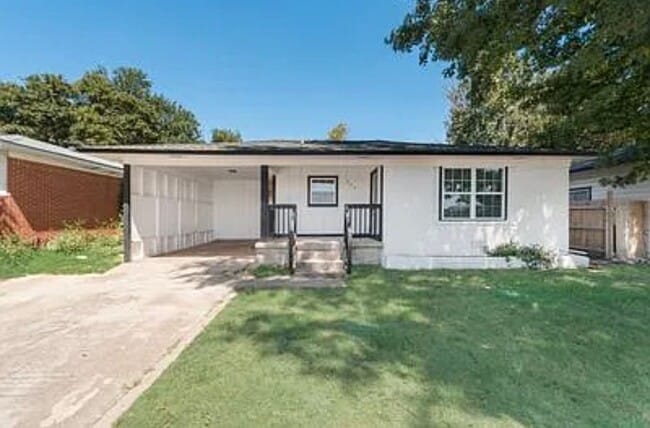 725 W Brock St in Denison, TX - Foto de edificio - Building Photo