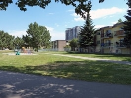 Haddon Arms in Calgary, AB - Building Photo - Building Photo
