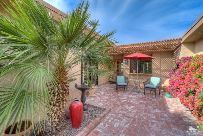 48 Palma Dr in Rancho Mirage, CA - Building Photo - Building Photo