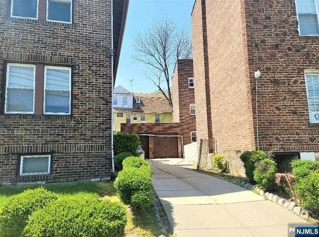 367 Sanford Ave, Unit 1R in Newark, NJ - Foto de edificio - Building Photo