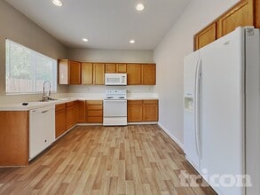 9665 Meadowstar Dr in Reno, NV - Building Photo - Building Photo