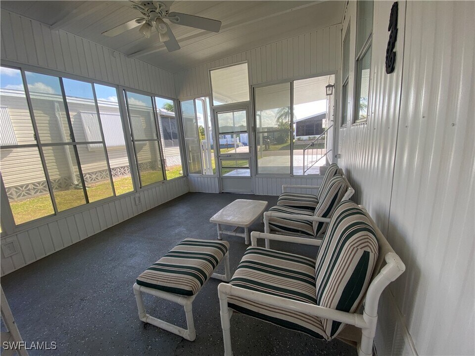 14715 Patrick Henry Rd in North Fort Myers, FL - Building Photo