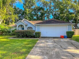2240 SW 41st Ln in Gainesville, FL - Building Photo