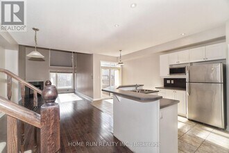 115 Watchhorn Grove in Ottawa, ON - Building Photo - Building Photo