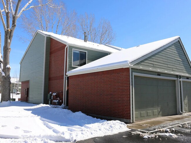 7474 E Arkansas Ave, Unit 1910 in Denver, CO - Building Photo - Building Photo