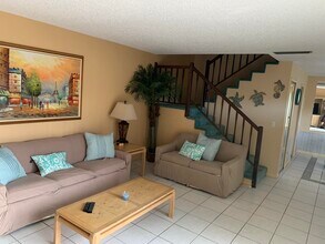 9403 S Ocean Dr in Jensen Beach, FL - Building Photo - Building Photo