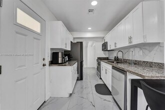 2730 NE 16th Ave in Pompano Beach, FL - Building Photo - Building Photo