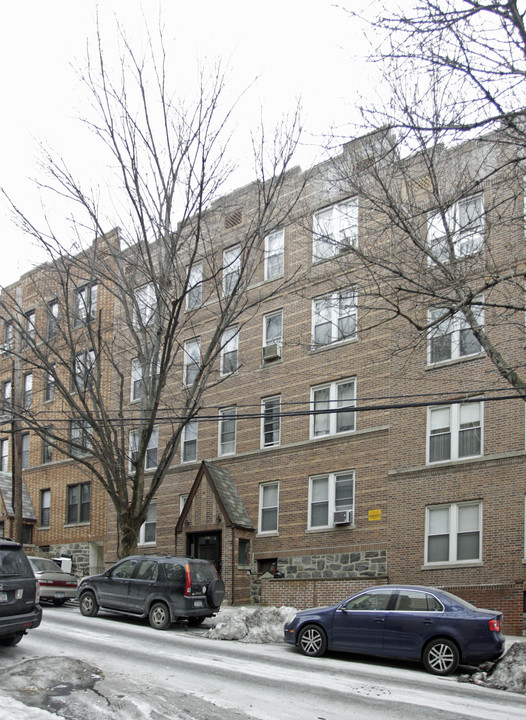 261 E 237th in Bronx, NY - Building Photo