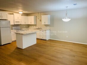 2121 Ingalls Ln in Alma, AR - Foto de edificio - Building Photo