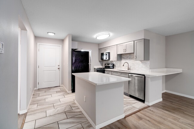 Goldelm at Valencian in Kissimmee, FL - Foto de edificio - Interior Photo