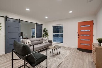 2409 Campden Dr in Austin, TX - Building Photo - Building Photo