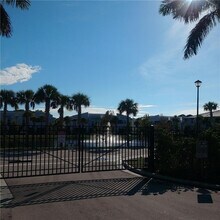 3919 SE Mentmore Ln in Stuart, FL - Building Photo - Building Photo