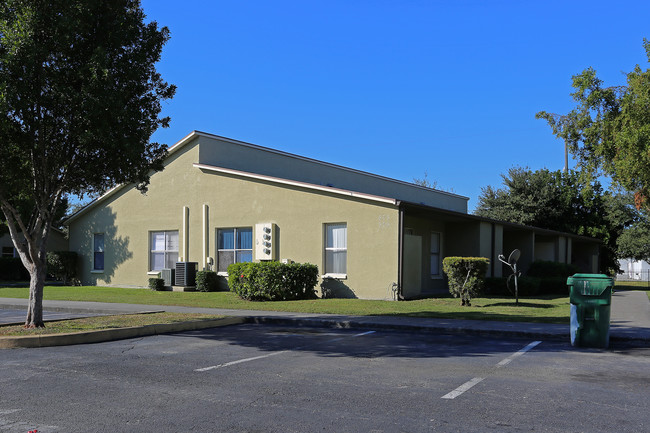 Amarylis Gardens in Pahokee, FL - Building Photo - Building Photo