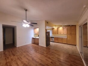 9760 Red Cedar Cir in Sacramento, CA - Building Photo - Building Photo