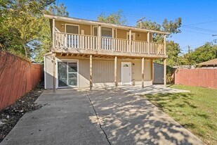 927 S Rosemont Ave in Dallas, TX - Building Photo