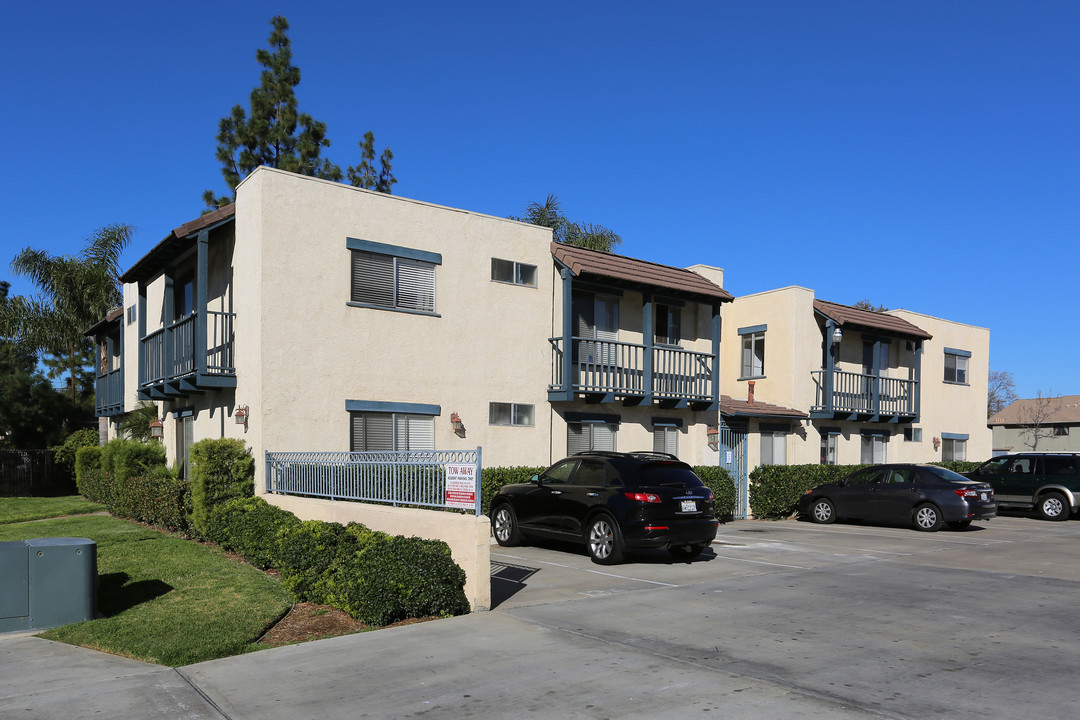 732 E Lexington Ave in El Cajon, CA - Foto de edificio