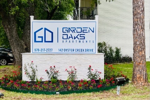 Garden Oaks