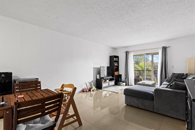 259 S Cypress Rd, Unit 543 in Pompano Beach, FL - Building Photo - Building Photo