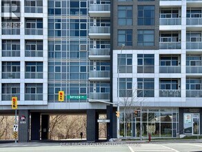 8763 Bayview Ave in Richmond Hill, ON - Building Photo - Building Photo