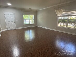 10921 Rousay Rd in Charlotte, NC - Building Photo - Building Photo