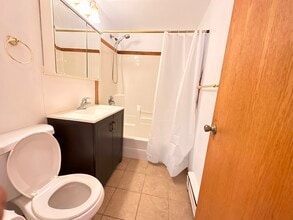 1149 Petra Pl, Unit 2 in Madison, WI - Foto de edificio - Building Photo