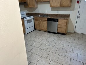 5733 Aftonshire Dr in Fayetteville, NC - Building Photo - Building Photo
