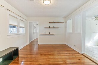 1008 W Powhatan Ave in Tampa, FL - Building Photo - Building Photo
