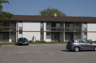 Golfview Terrace Apartments in Mayville, WI - Building Photo - Building Photo