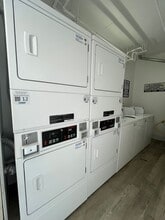 420 Windsor Rd in Glendale, CA - Building Photo - Building Photo