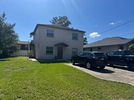9903 N Myrtle St in Tampa, FL - Building Photo