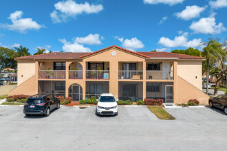 Moors Pointe Condominiums in Hialeah, FL - Building Photo - Building Photo