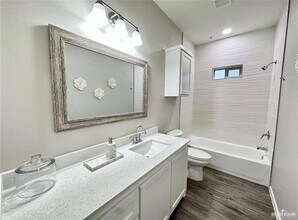1301 Country Club Drive in Alamo, TX - Building Photo - Building Photo