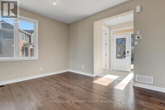117 Ryan Reynolds Wy in Ottawa, ON - Building Photo - Building Photo