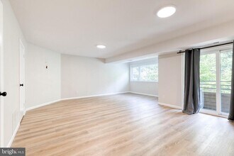 6905 Jones View Dr in Baltimore, MD - Building Photo - Building Photo