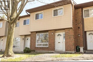 1294 Cahill Dr in Ottawa, ON - Building Photo