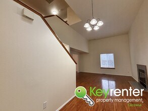 5064 38th St Ct NE in Tacoma, WA - Foto de edificio - Building Photo