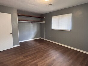 1670 Kentwood Dr in Jackson, MS - Building Photo - Building Photo