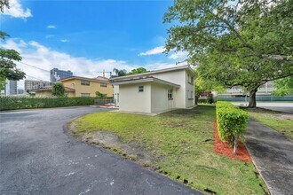 247 Bird Rd in Coral Gables, FL - Building Photo - Building Photo