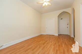 4823 N Damen Ave, Unit 4829-202 in Chicago, IL - Foto de edificio - Building Photo
