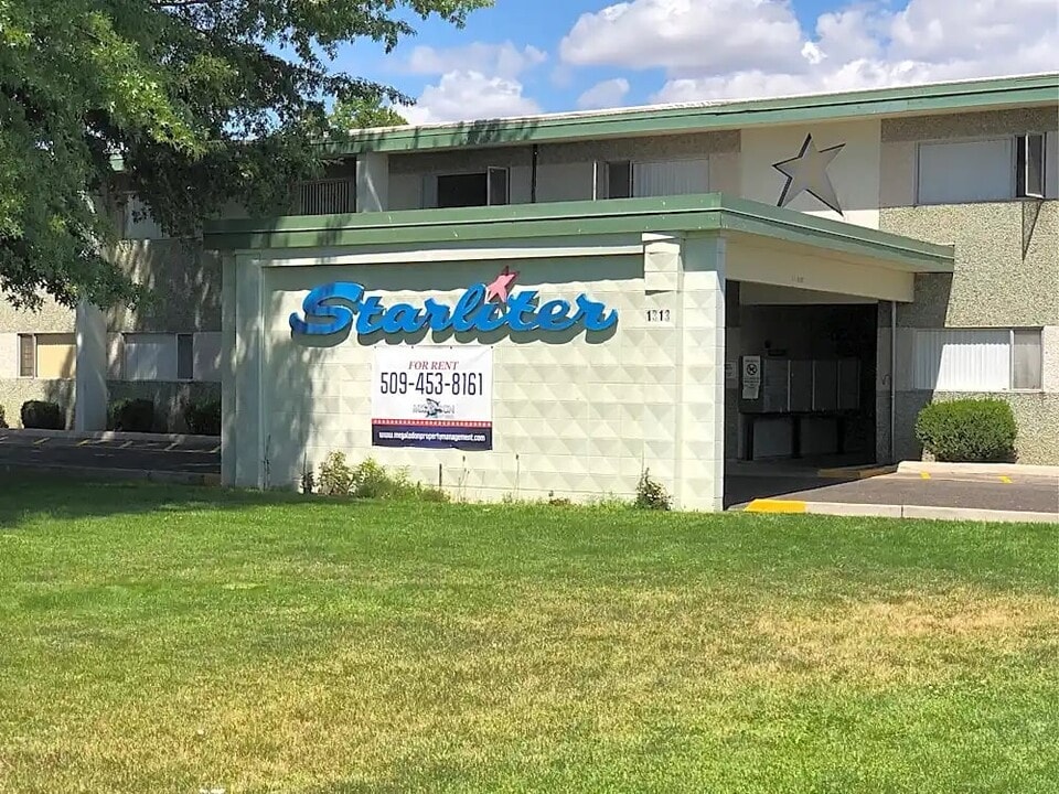 Starliter Apartments in Yakima, WA - Building Photo