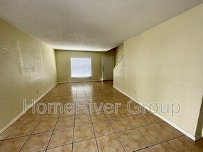 8517 Lincoln Cove Dr in Tampa, FL - Building Photo - Building Photo