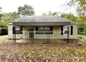 1208 McArthur Dr in Jacksonville, AR - Building Photo