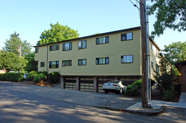 Alpine Terrace in Portland, OR - Foto de edificio - Building Photo