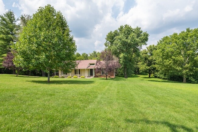 2798 Critz Ln in Thompson's Station, TN - Building Photo - Building Photo