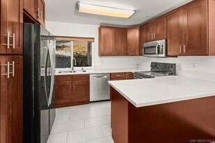 9679 Easter Way in San Diego, CA - Building Photo