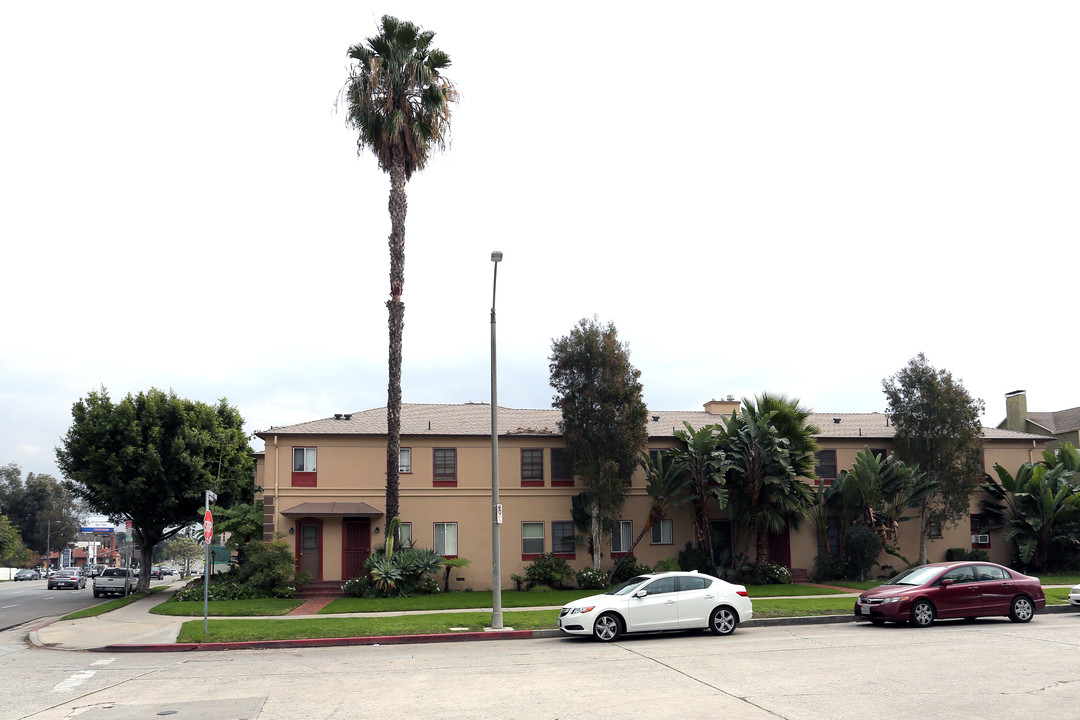 5360-5362 W Olympic Blvd in Los Angeles, CA - Foto de edificio