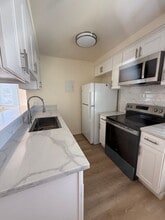 1706 Calle Turquesa in Thousand Oaks, CA - Building Photo - Building Photo